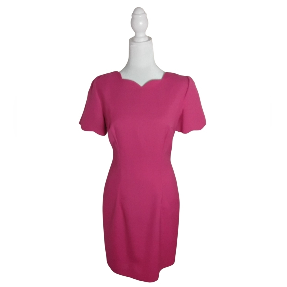 Santa Fe Women's 8 Fuchsia Short Sleeve Scalloped Knee Lenght Shealth Dress